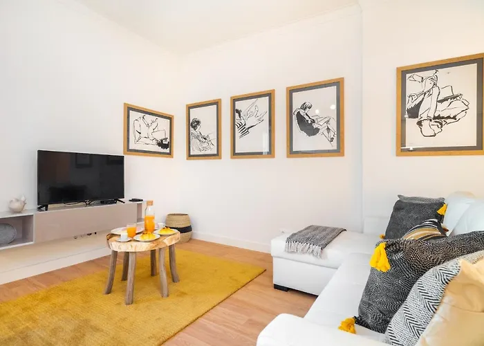 Whome | Anjos Stylish Apartment #10
